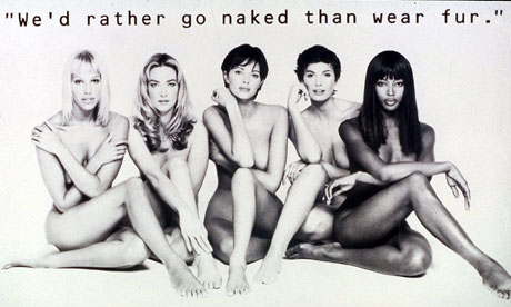 Naomi Campbell i inne supermodelki w kampanii PETA w 1994r.